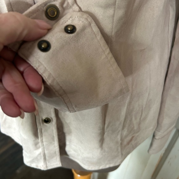 Shirt - Picture 5 of 10